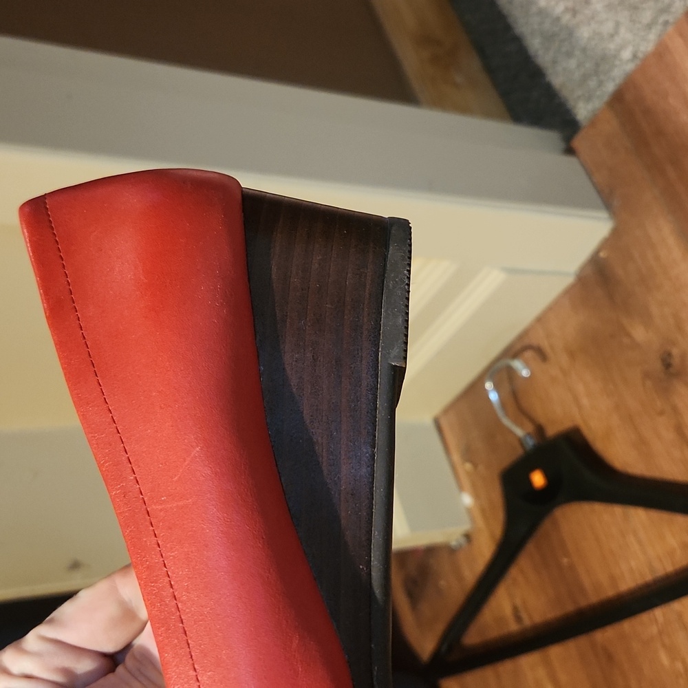Shoes - Picture 4 of 4